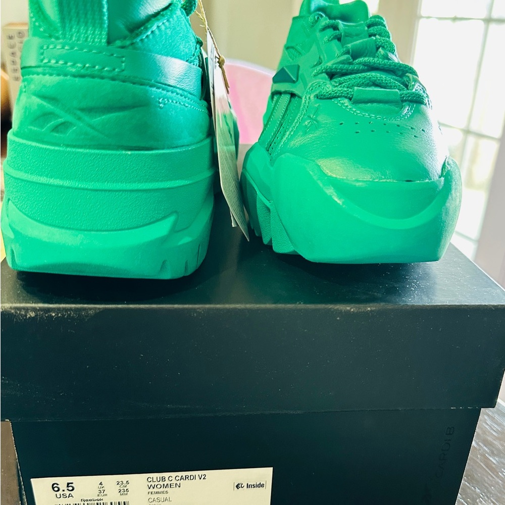 NWT Reebok Cardi B V2